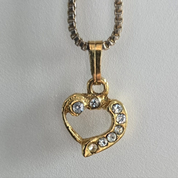 Vintage Heart Pendant White Rhinestone Gold Tone - Picture 3 of 3